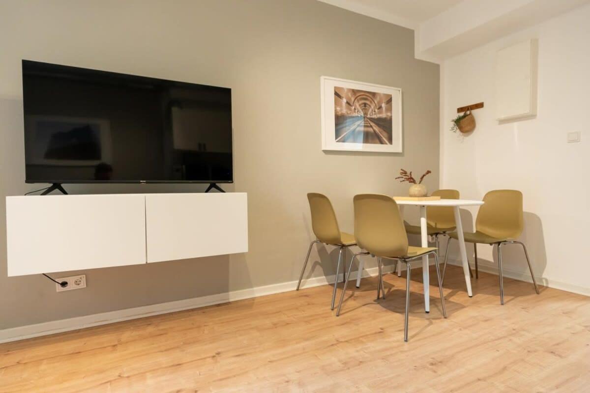 Hamburg City Apartment For 4 Buitenkant foto